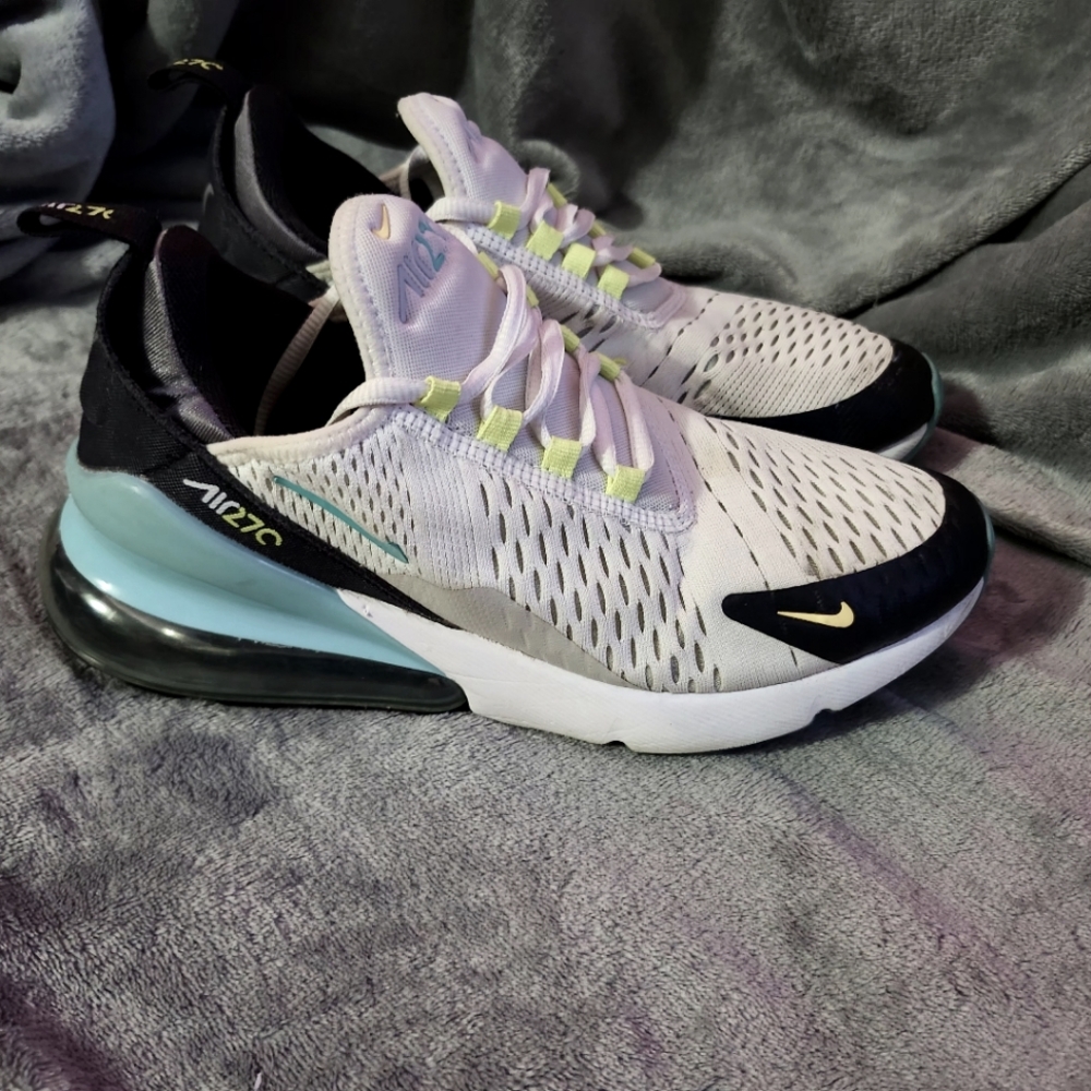 Nike 270